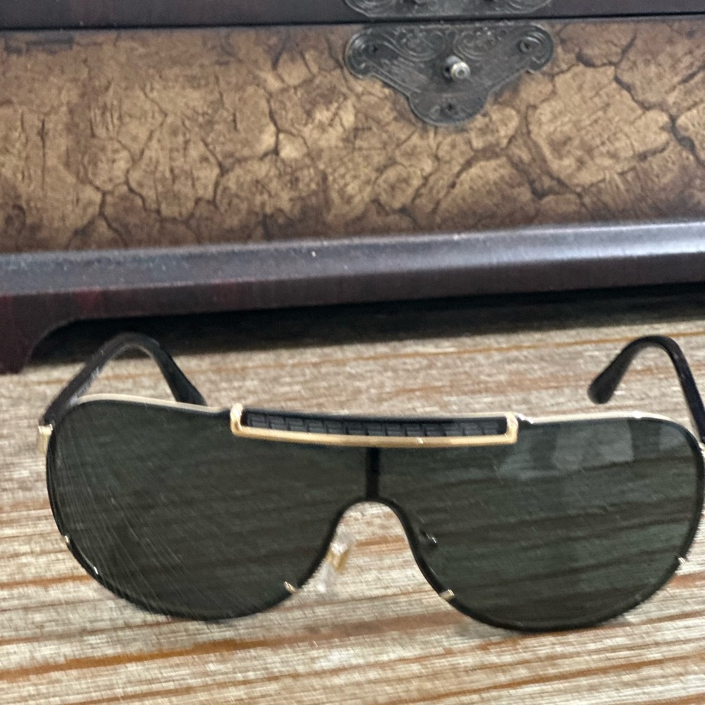 Versace sunglasses - Picture 10 of 13